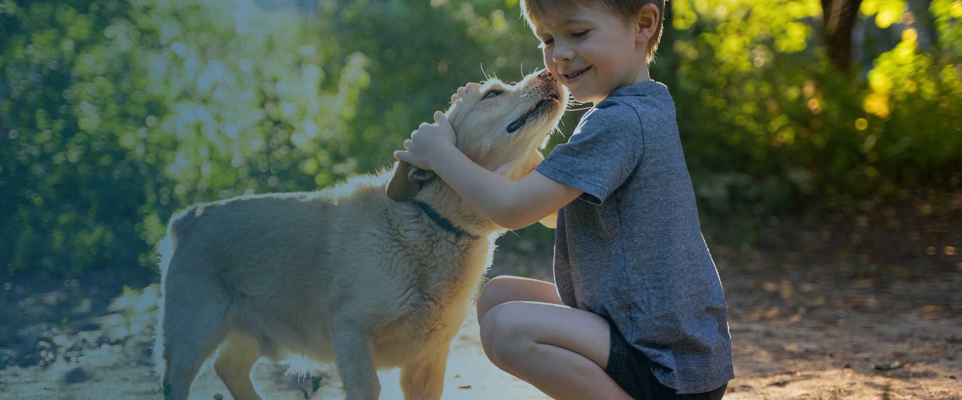 Slider Bild Aufwege Kind mit Hund