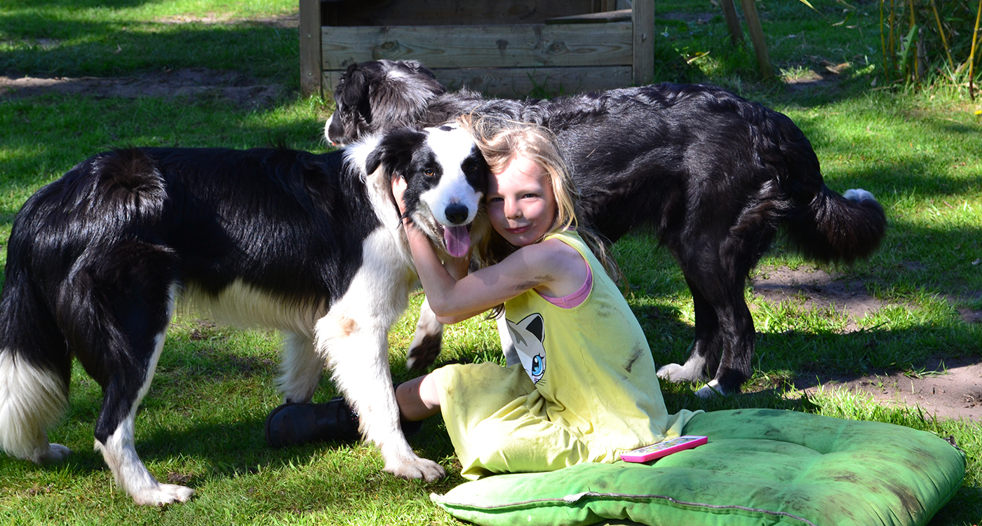 Kind mit Hund